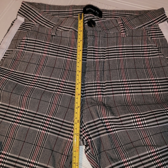 Mens Skinny Fit Plaid White Black Red Striped Jeans. Size 32 waist - Picture 8 of 9